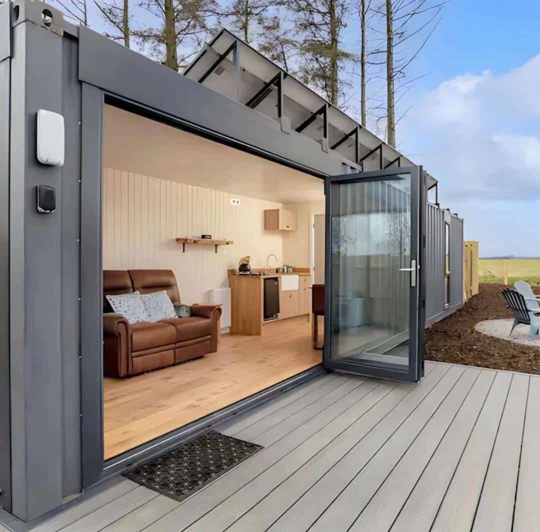 Modern Single-Storey Container House with Spacious Deck, Fully Furnished Portable Tiny Home, Disaster-Resistant Prefab Family House —…