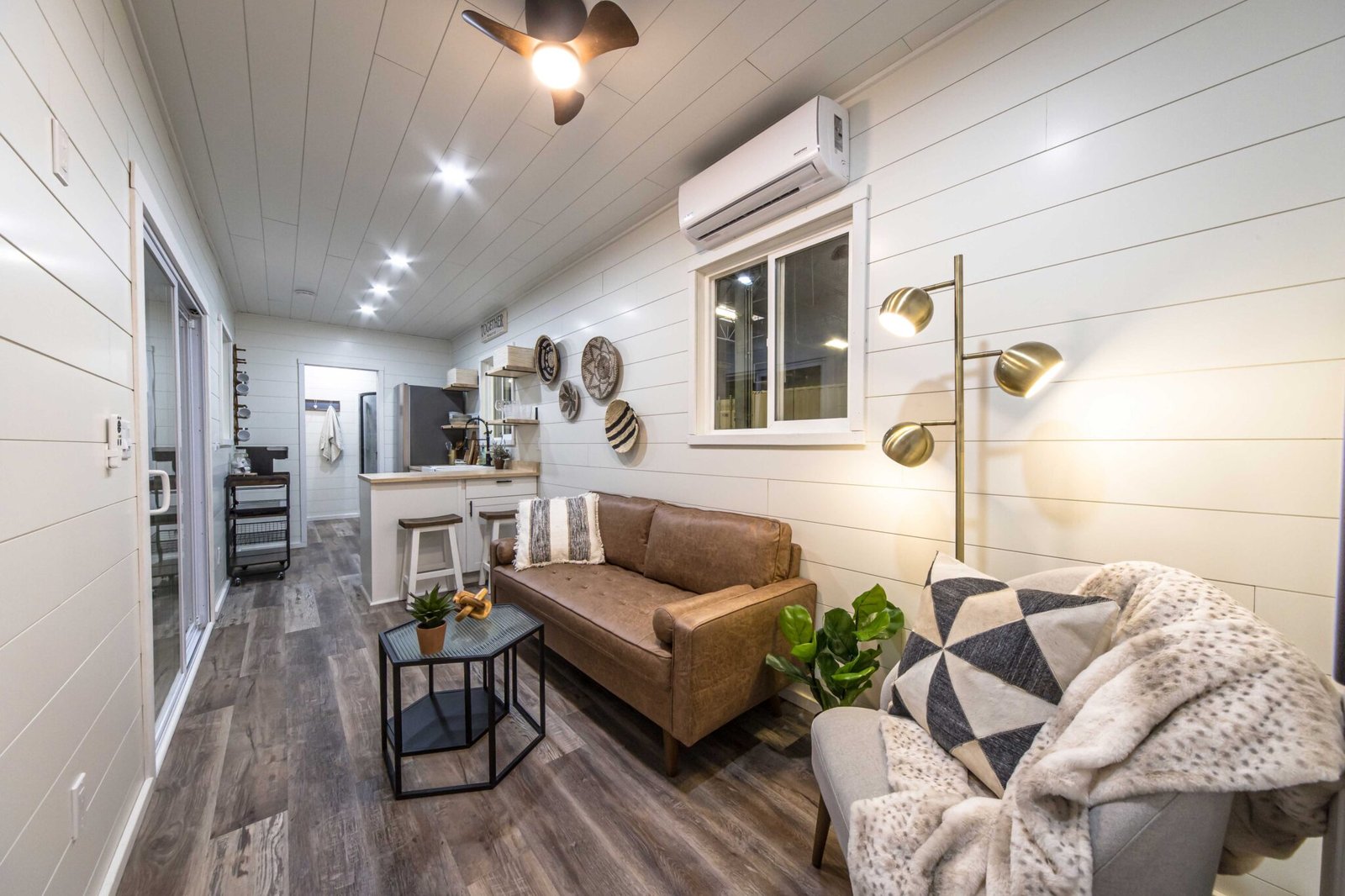 40ft Kennedy Luxury Container Home | 1 Bed 1 Bath Prefab Shipping Container House — 40ft — new (image 10 of 27)