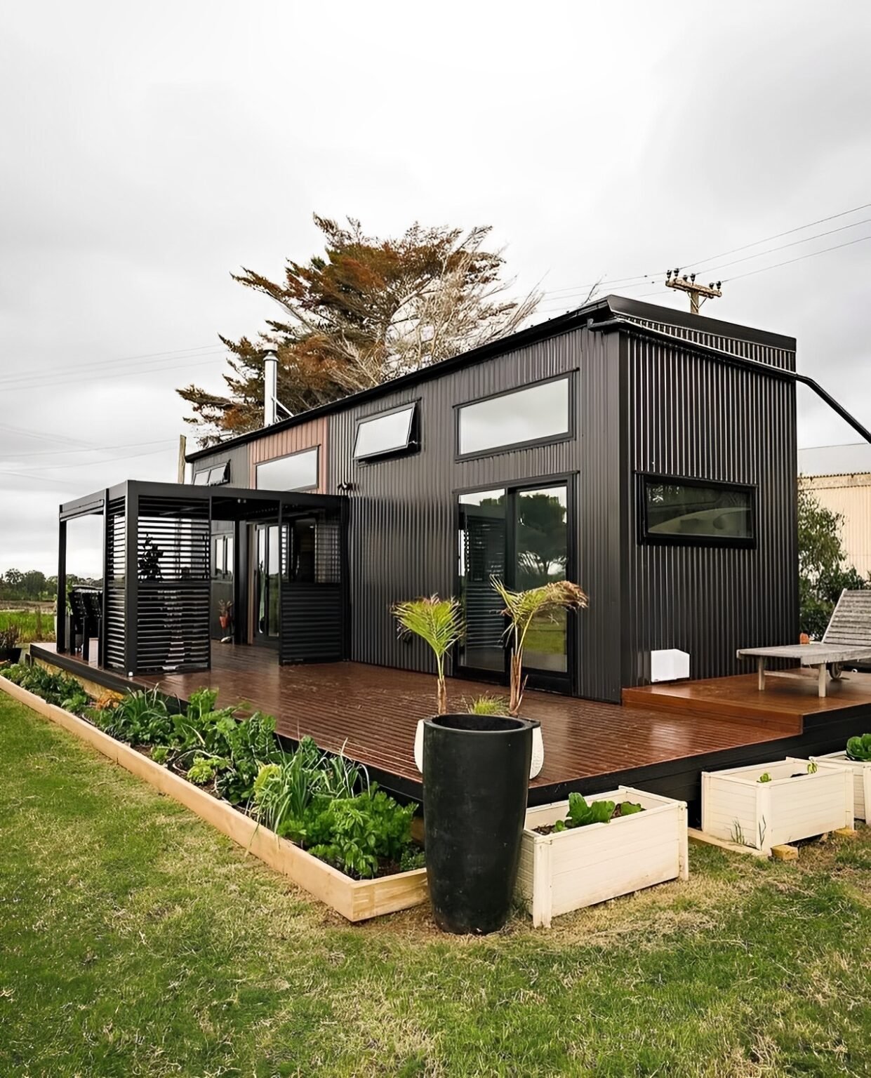 Luxury 40ft prefab container house with easy-folding sandwich panels — 40ft — new (image 2 of 5)