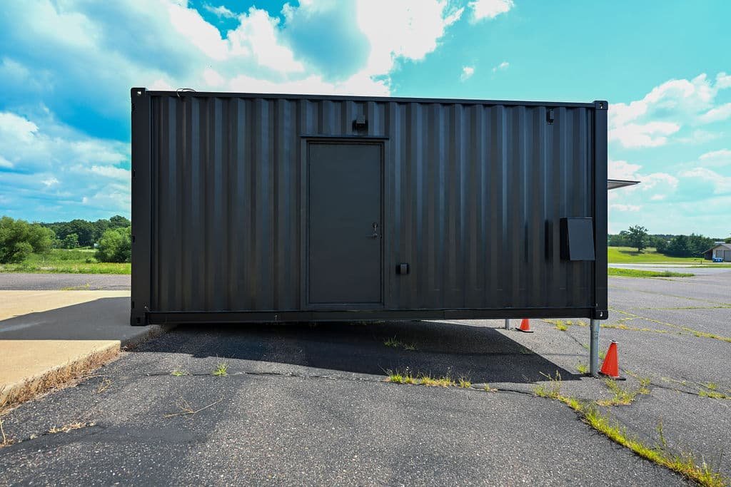 20ft Portable Shipping Container Bar | Commercial Pop-Up Bar Container — 20ft — new (image 4 of 11)
