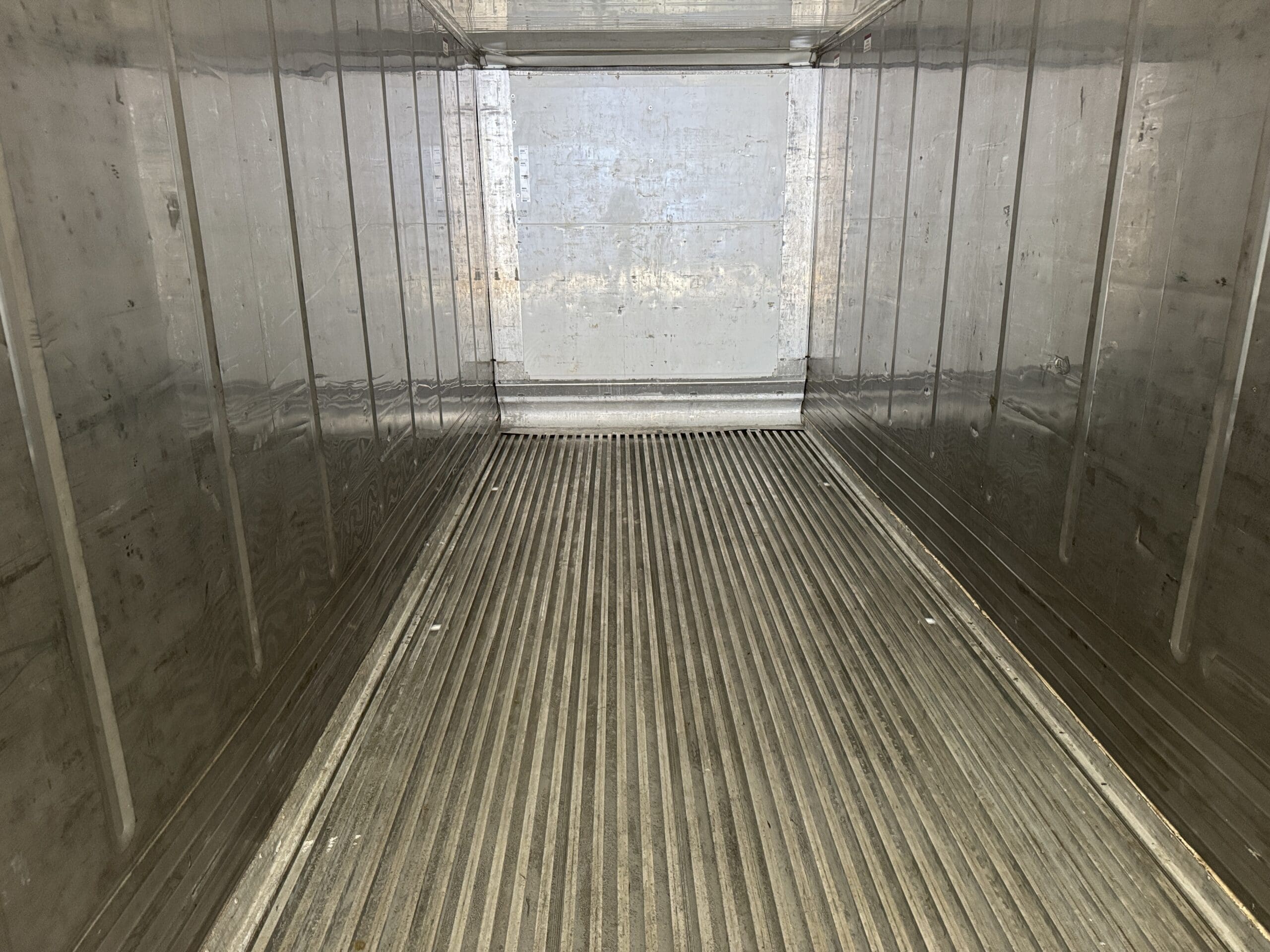 40ft As-Is High Cube Shipping Container – Wind & Watertight – White — 40ft — as_is (image 4 of 12)