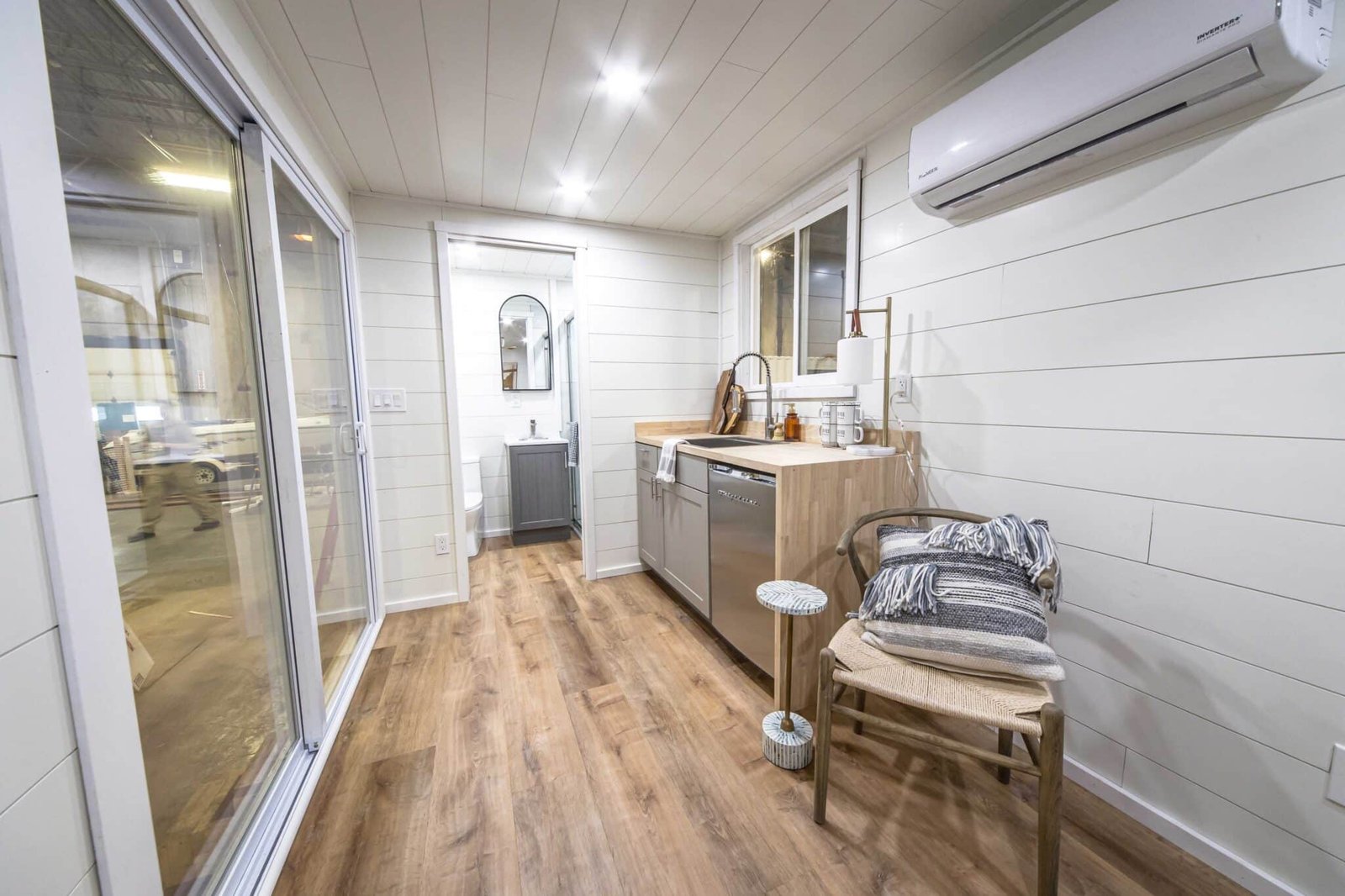 20FT Ezra Modern Container Home | Turnkey Tiny House | Portable Prefab Container Home — 20ft — new (image 5 of 17)