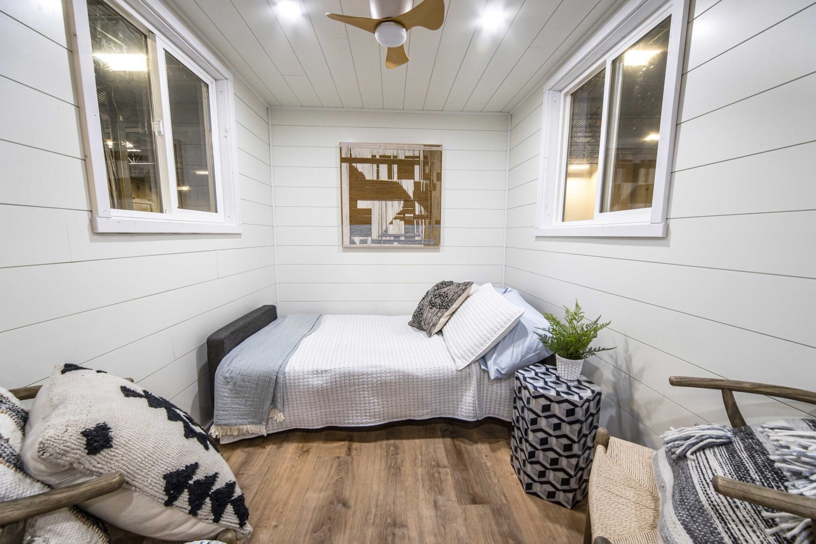 20FT Ezra Modern Container Home | Turnkey Tiny House | Portable Prefab Container Home — 20ft — new (image 9 of 17)
