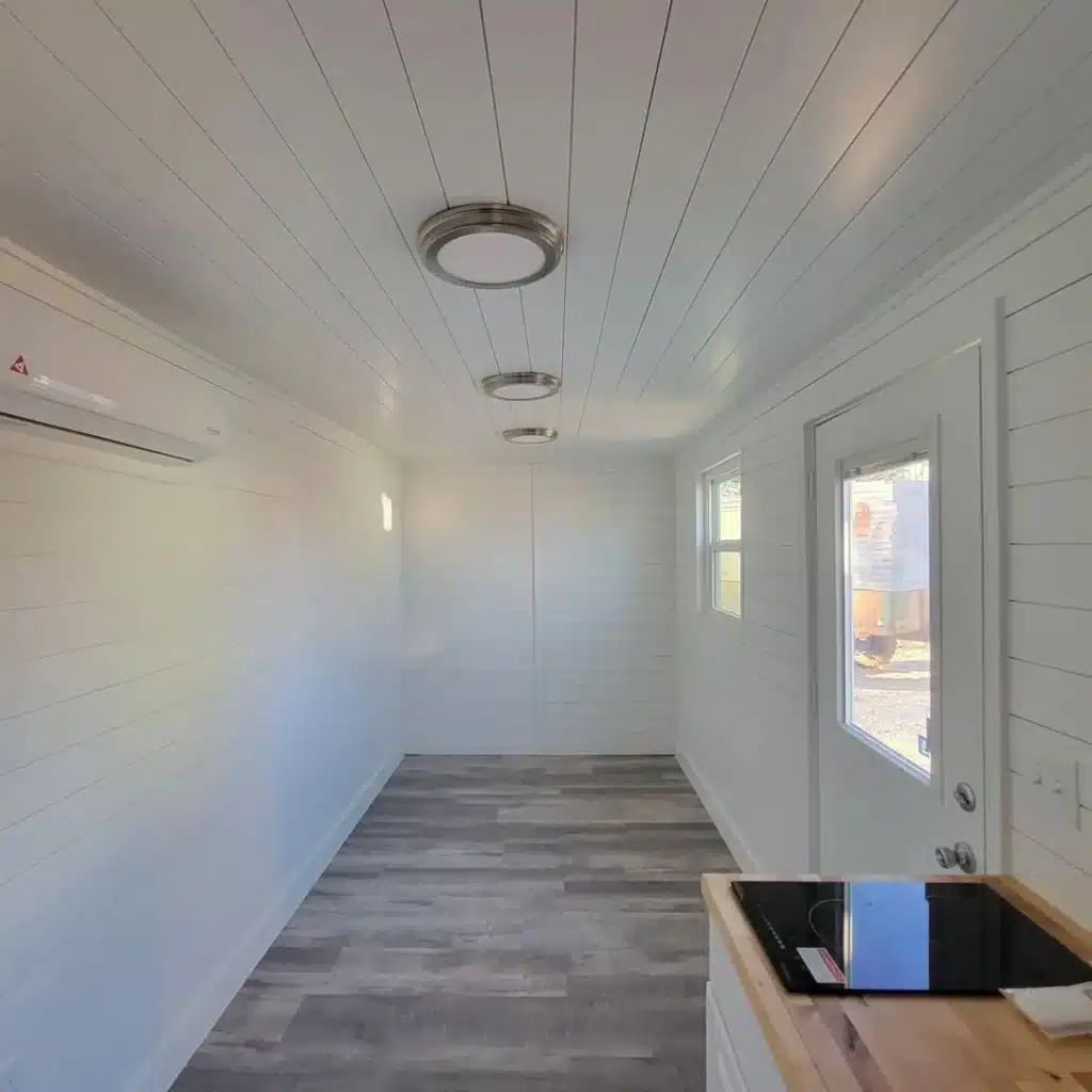 Custom 20ft Shipping Container House — 20ft — new (image 3 of 5)