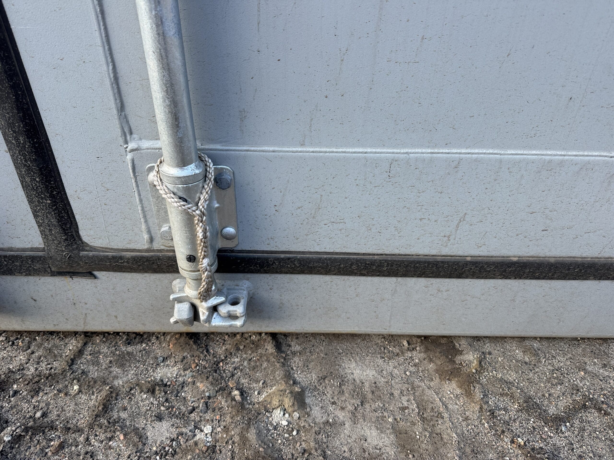 40ft New High Cube Shipping Container – Wind & Watertight – Gray — 40ft — new (image 7 of 12)