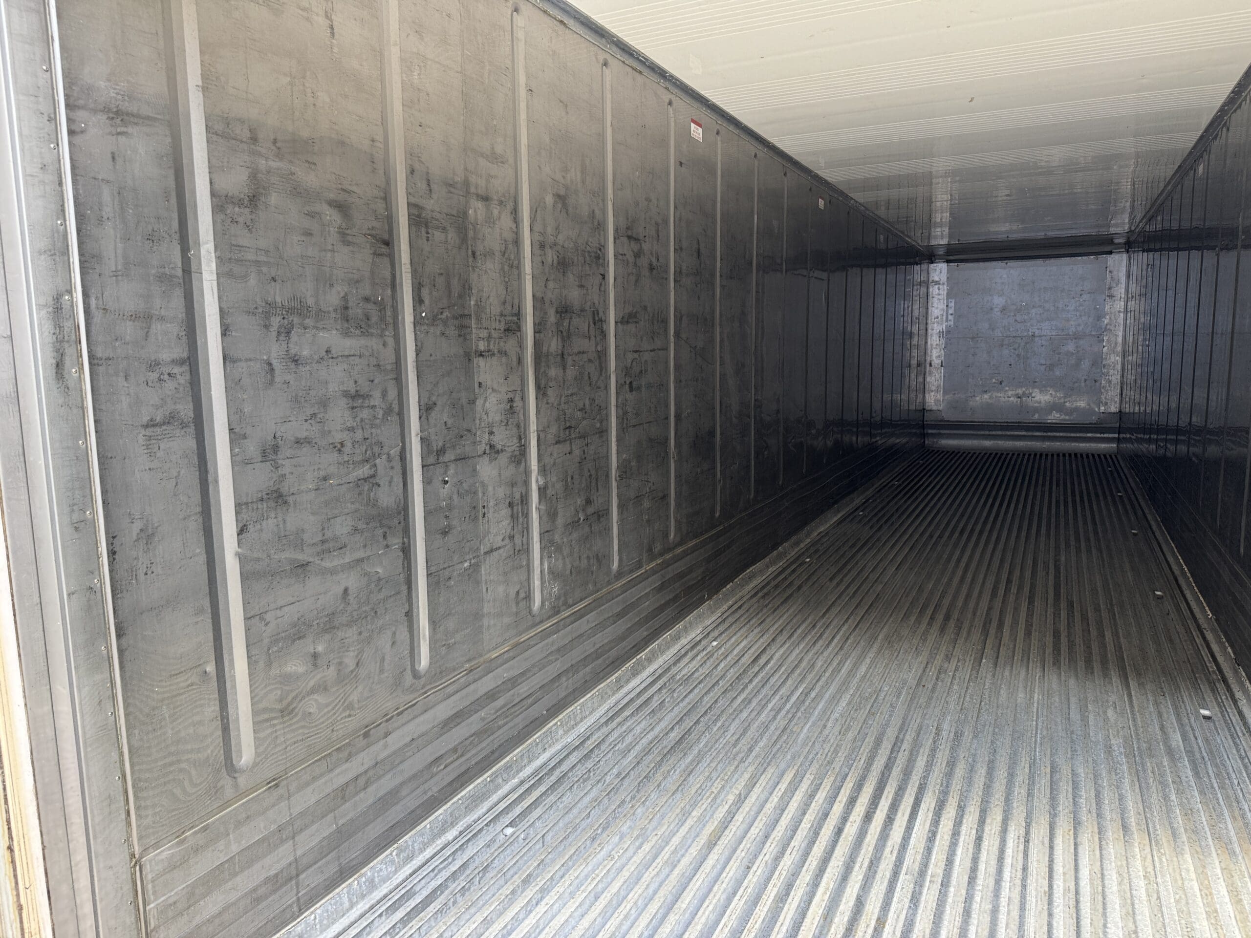 40ft As-Is High Cube Shipping Container – Wind & Watertight – White — 40ft — as_is (image 11 of 12)
