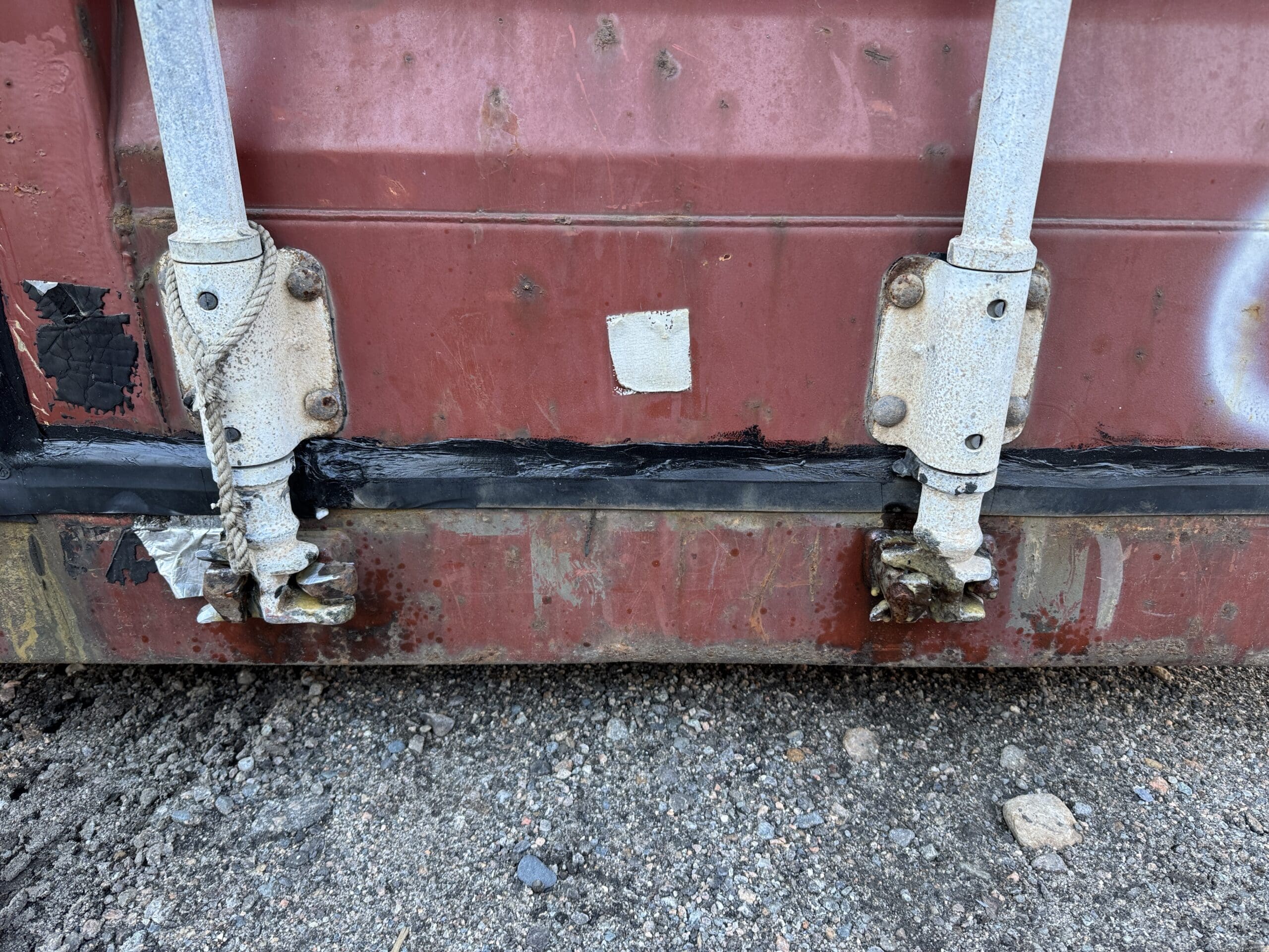 40ft Used High Cube Shipping Container – Wind & Watertight – Red — 40ft — used (image 6 of 12)