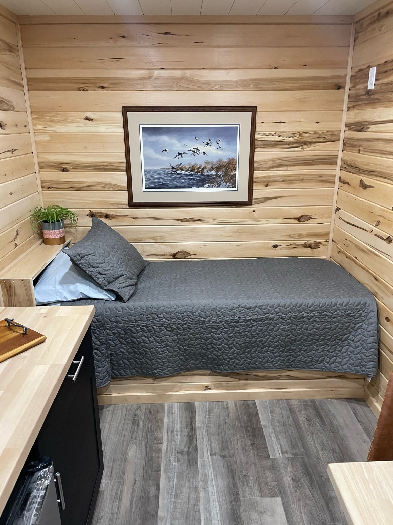 20FT Jack Hunting Container Cabin | Off-Grid Container Home with Kitchen & Rooftop Deck — 20ft — new (image 4 of 17)