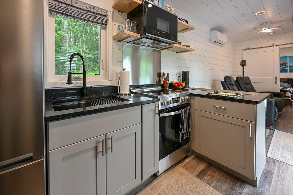 40ft Kennedy Luxury Container Home | 1 Bed 1 Bath Prefab Shipping Container House — 40ft — new (image 16 of 27)