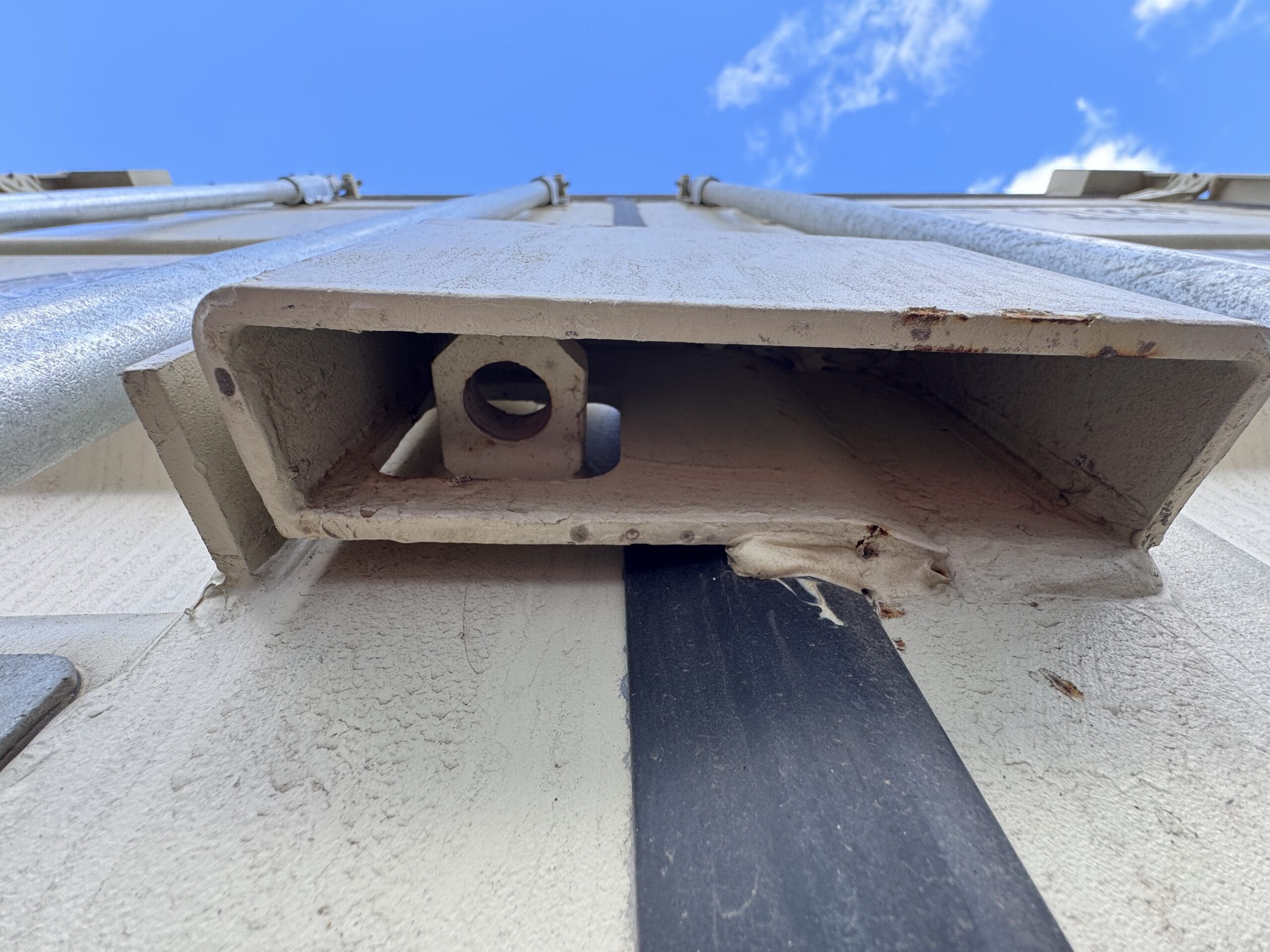40ft New Shipping Container – Wind & Watertight – Beige — 40ft — new (image 5 of 12)