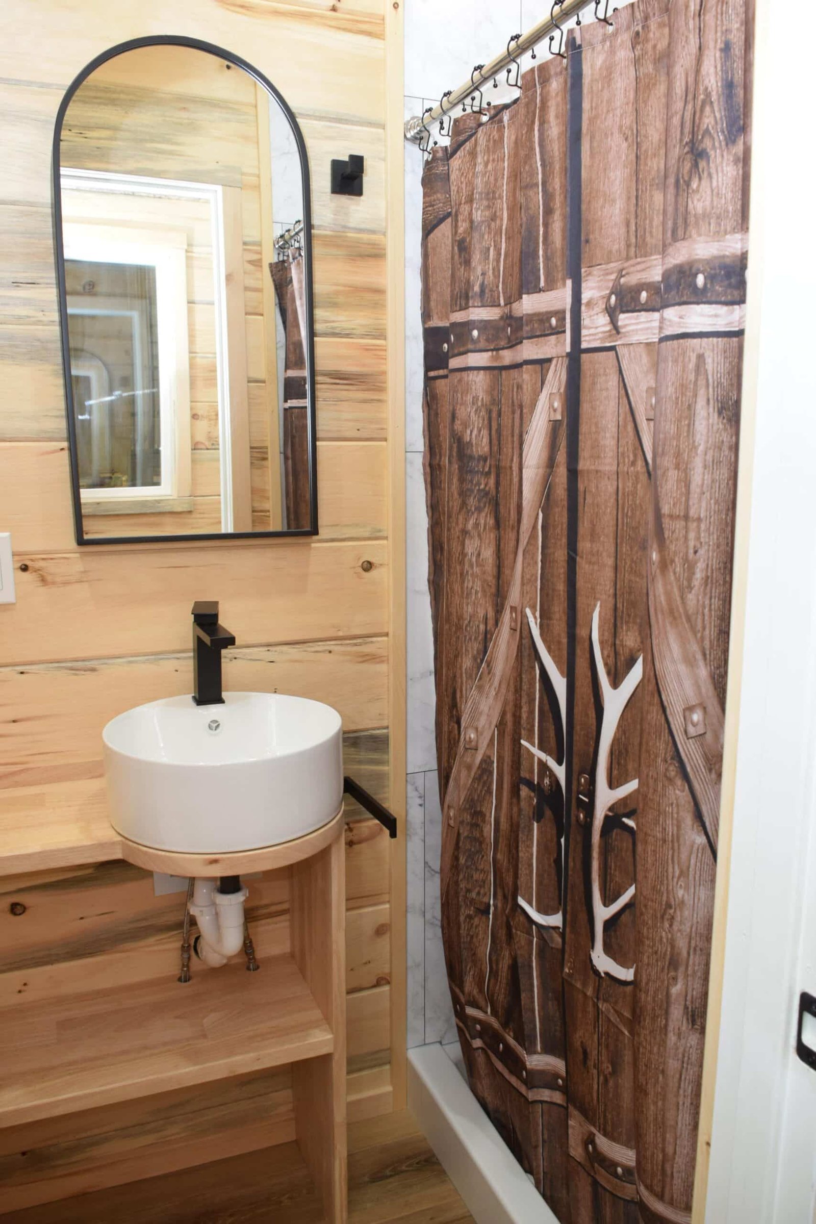 40FT Augustine Luxury Container Home with Kitchen, Bathroom & Garage | Ready to Ship | Free USA Delivery — 40ft — new (image 8 of 15)
