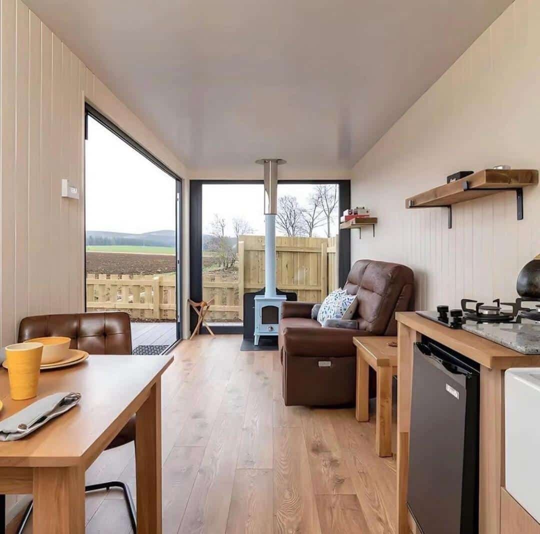 Modern Single-Storey Container House with Spacious Deck, Fully Furnished Portable Tiny Home, Disaster-Resistant Prefab Family House —…