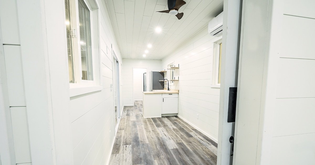 40ft Kennedy Luxury Container Home | 1 Bed 1 Bath Prefab Shipping Container House — 40ft — new (image 5 of 27)