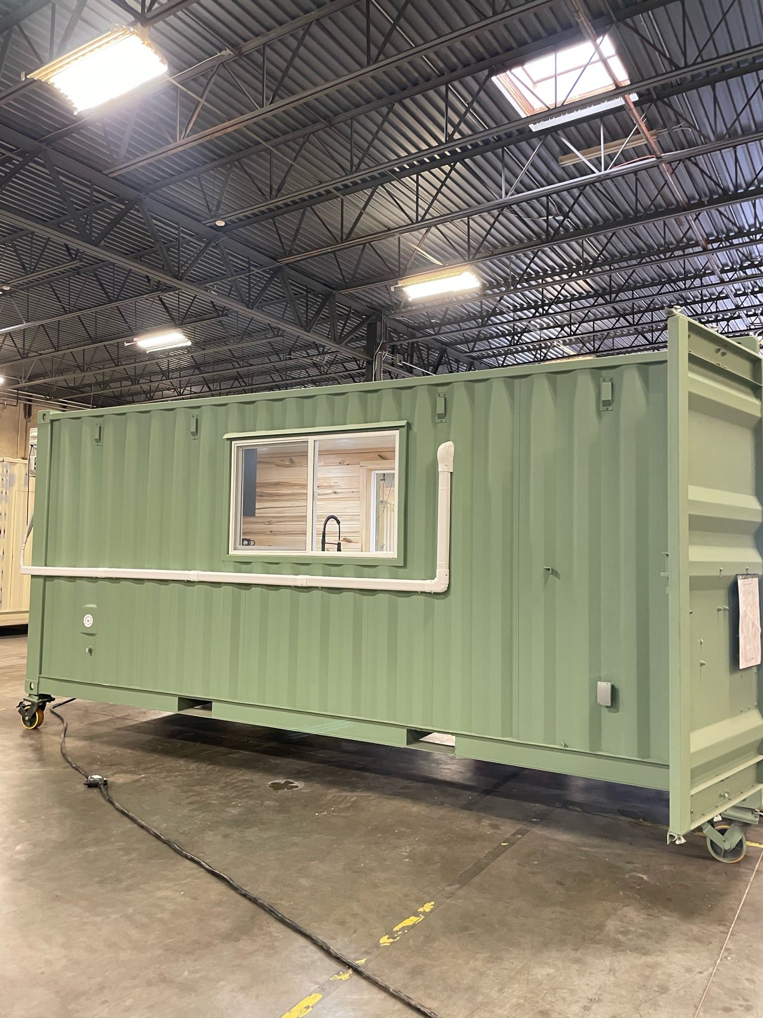 20FT Jack Hunting Container Cabin | Off-Grid Container Home with Kitchen & Rooftop Deck — 20ft — new (image 10 of 17)