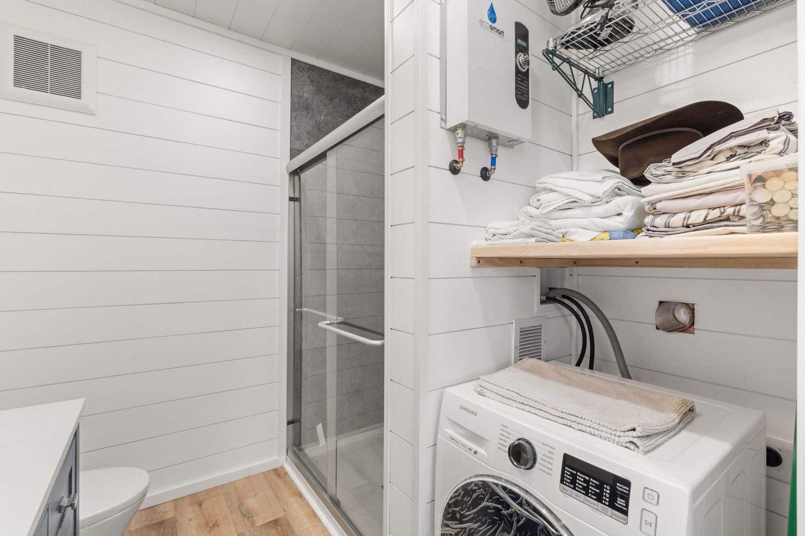 The Luke | 1 Bedroom Shipping Container Home | 40FT + 20FT Luxury Container House — 20ft — new (image 4 of 12)
