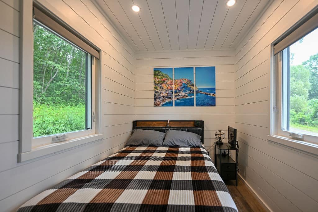 40ft Kennedy Luxury Container Home | 1 Bed 1 Bath Prefab Shipping Container House — 40ft — new (image 17 of 27)