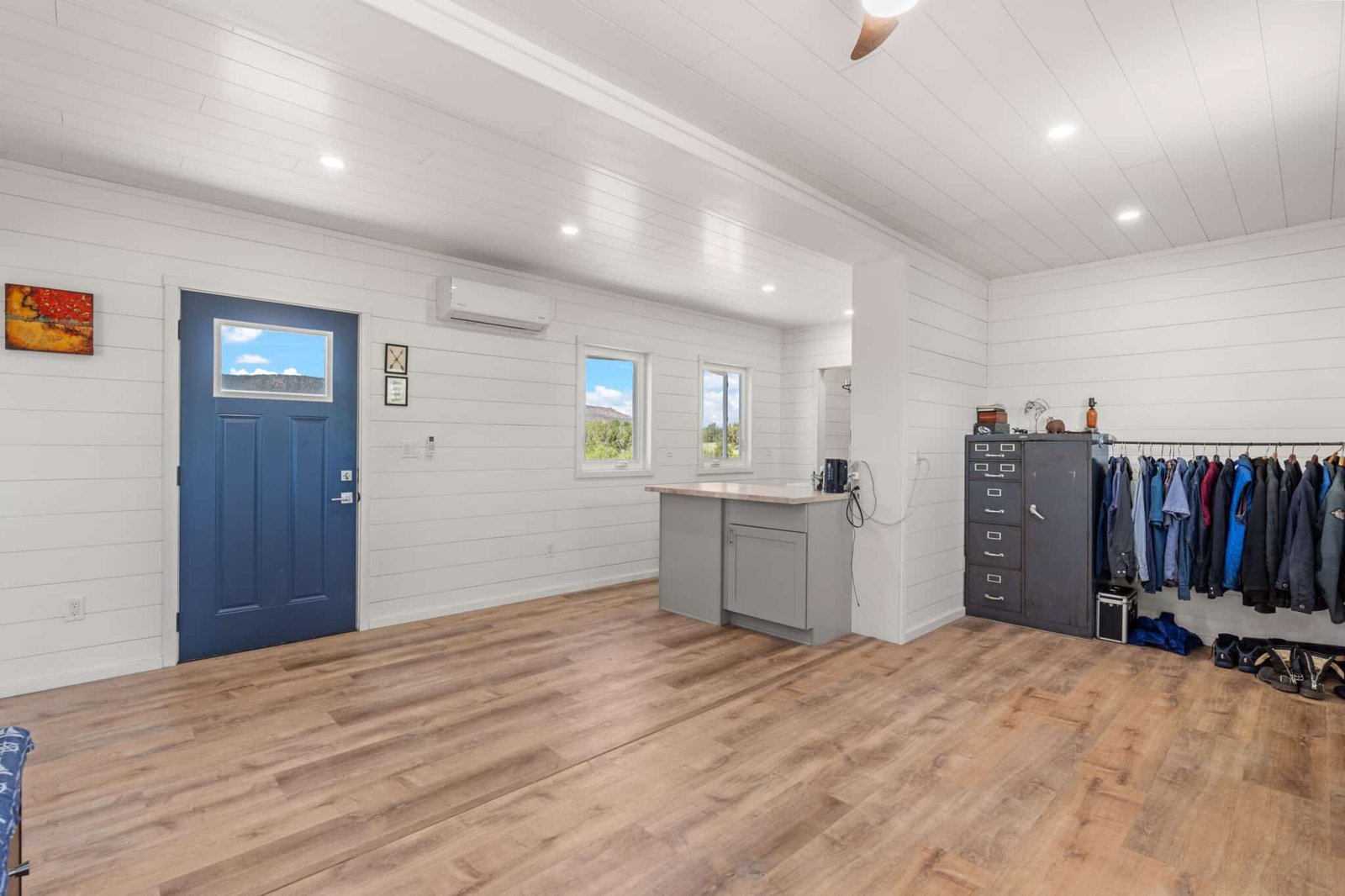 The Luke | 1 Bedroom Shipping Container Home | 40FT + 20FT Luxury Container House — 20ft — new (image 8 of 12)
