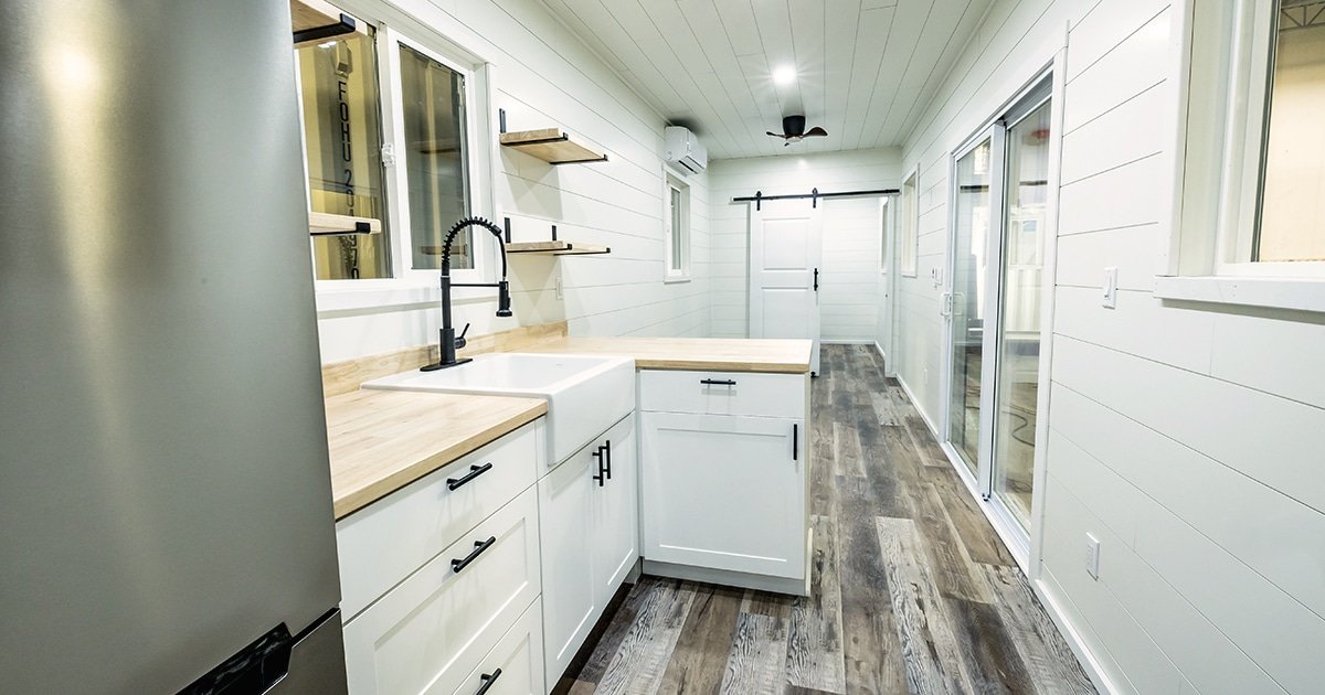40ft Kennedy Luxury Container Home | 1 Bed 1 Bath Prefab Shipping Container House — 40ft — new (image 6 of 27)