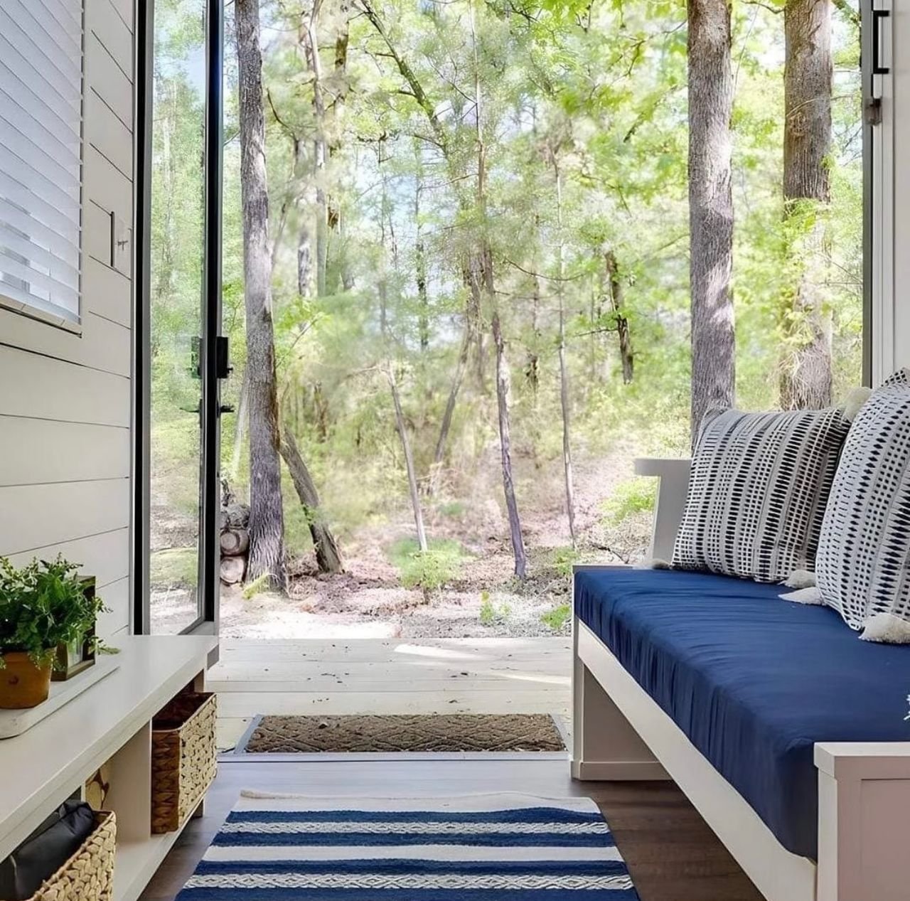 Luxury 1 Bedroom Tiny Home with Rooftop Deck – Fully Furnished Modern Prefab Container Home with Bathroom, Smart Interior & Fast…