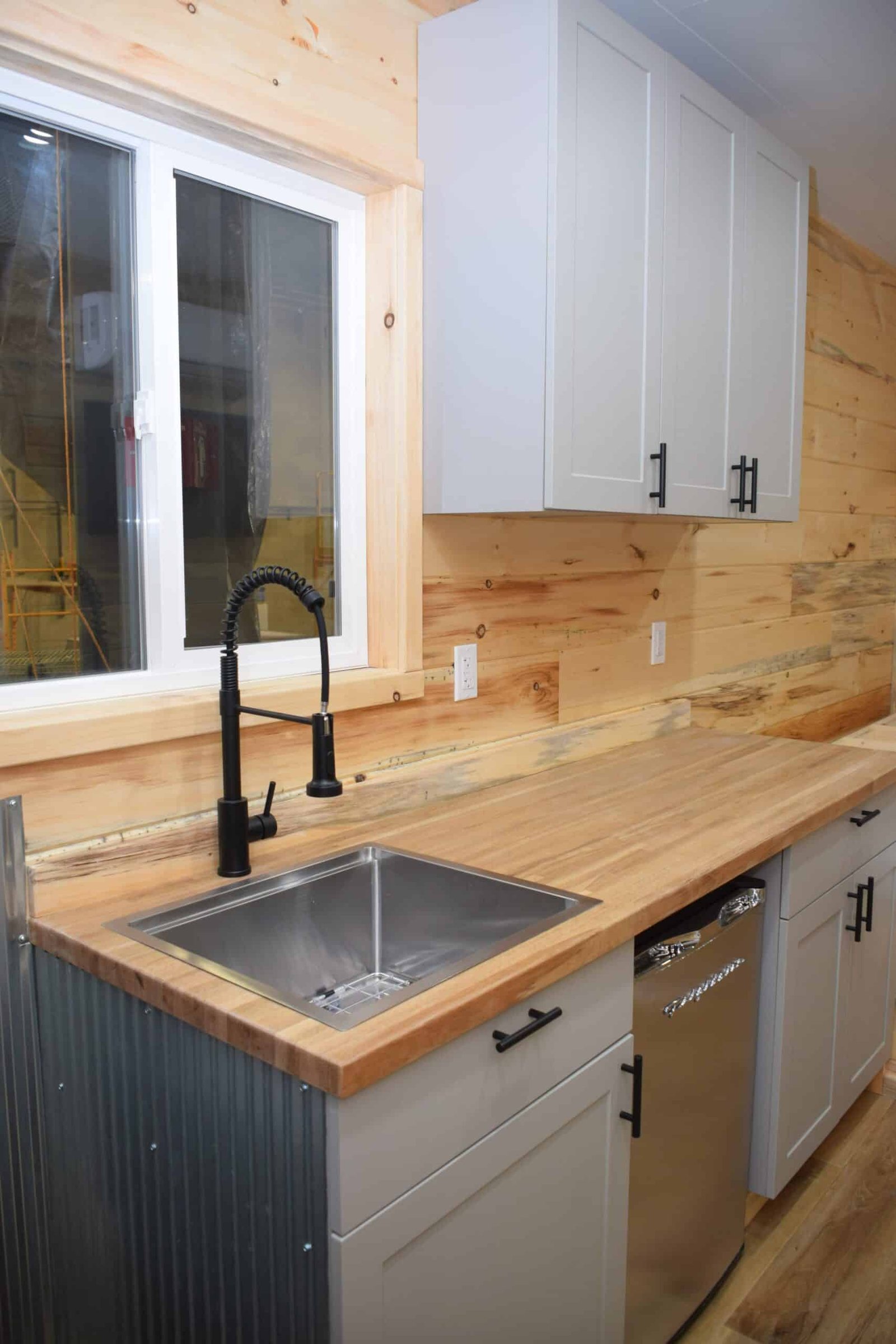 40FT Augustine Luxury Container Home with Kitchen, Bathroom & Garage | Ready to Ship | Free USA Delivery — 40ft — new (image 7 of 15)