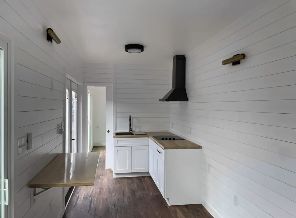 Customized 40ft Shipping Container Made into Luxurious 1 Bedroom — 40ft — new (image 3 of 4)