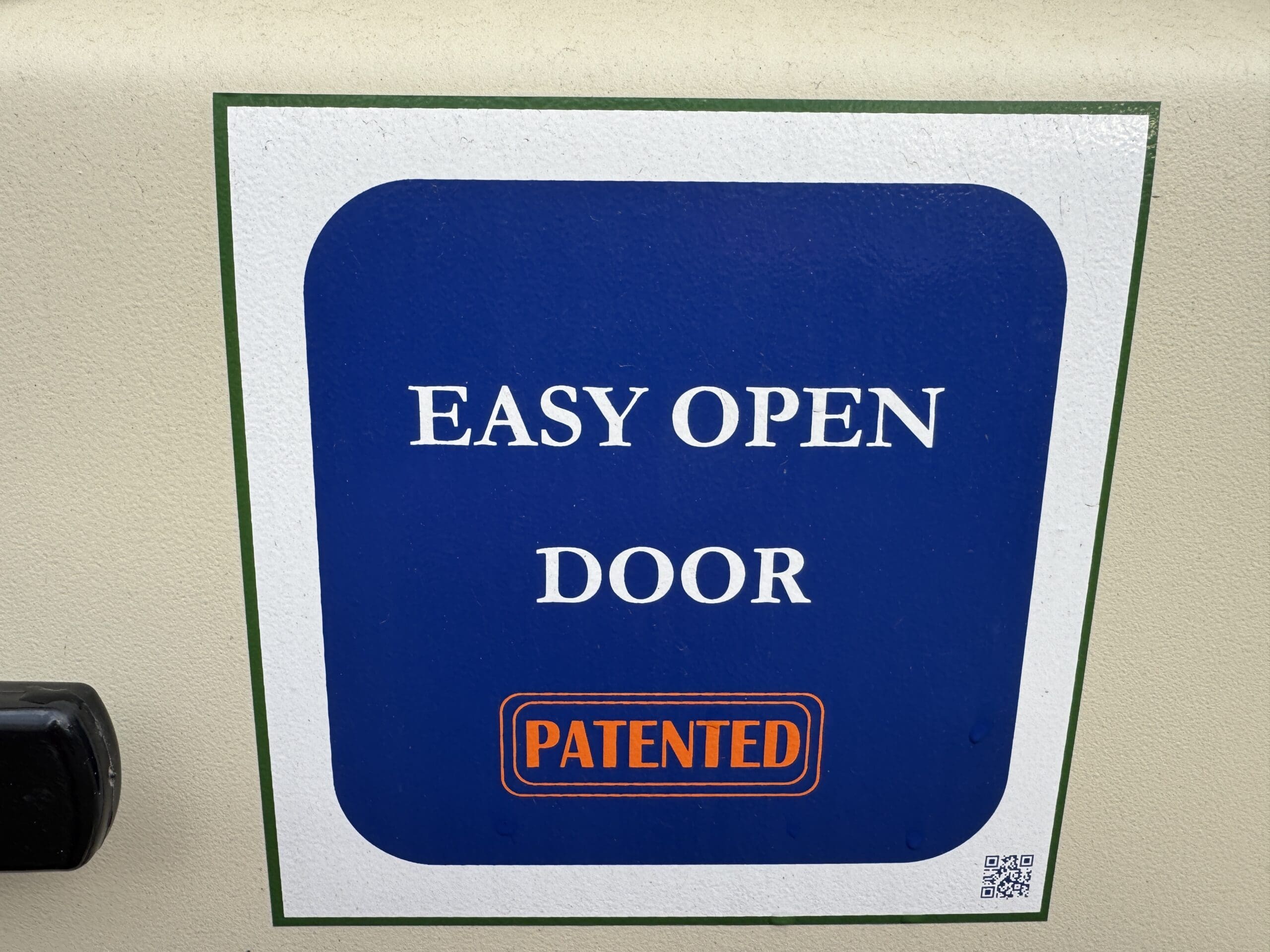 40ft New Shipping Container – Wind & Watertight – Beige — 40ft — new (image 7 of 12)