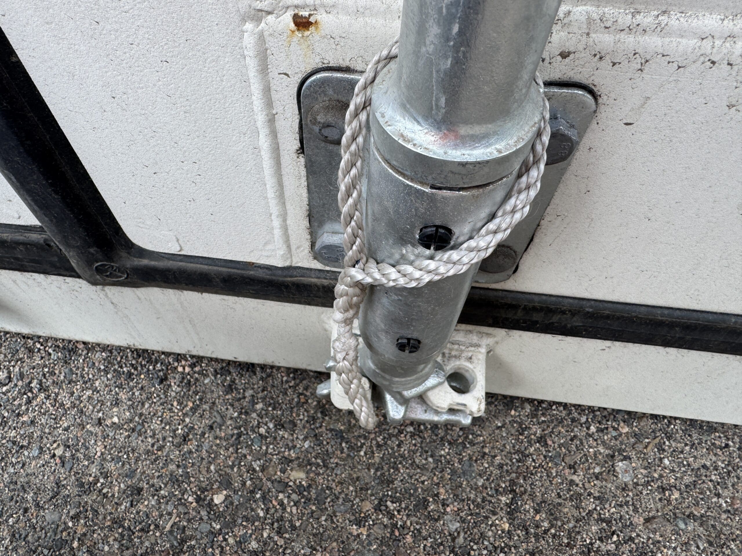 10ft New Shipping / Storage Container – Wind & Watertight – White — 10ft — new (image 7 of 10)