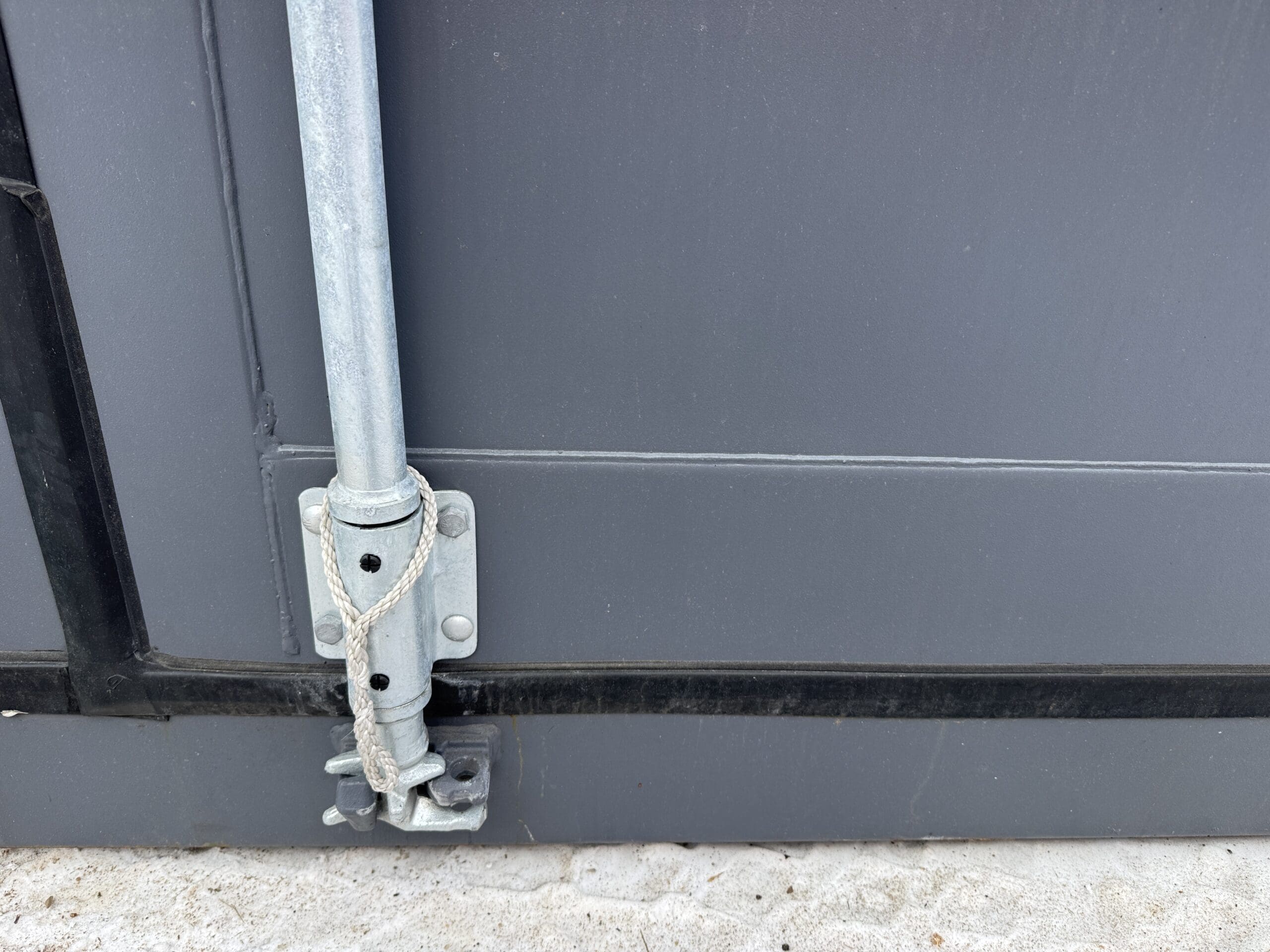 40ft New High Cube Shipping Container – Wind & Watertight – Gray — 40ft — new (image 7 of 12)