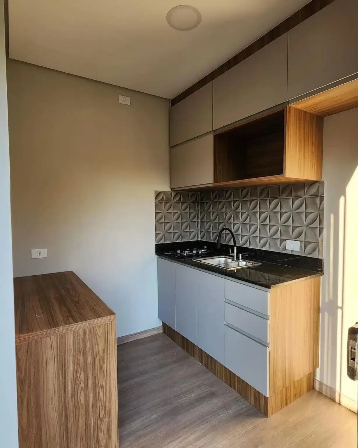 Custom 20ft Shipping Container Home With Water Tank — 20ft — new (image 3 of 5)