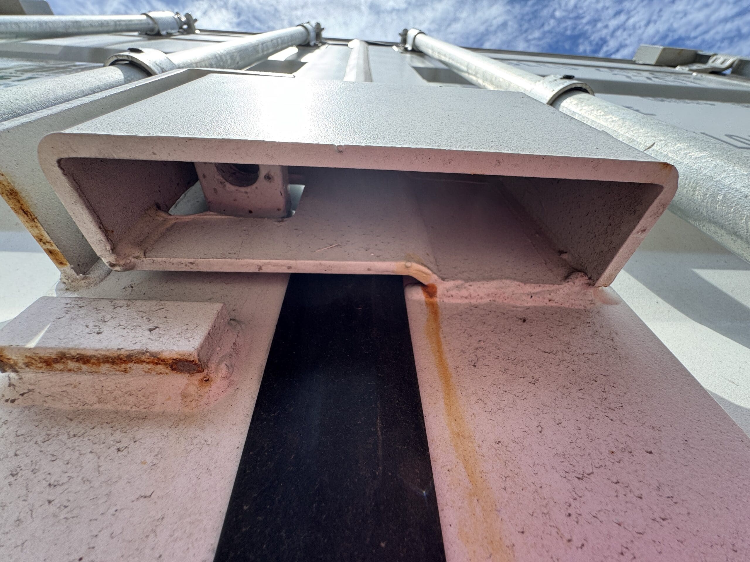 20ft New Shipping Container – Wind & Watertight – Gray — 20ft — new (image 5 of 12)